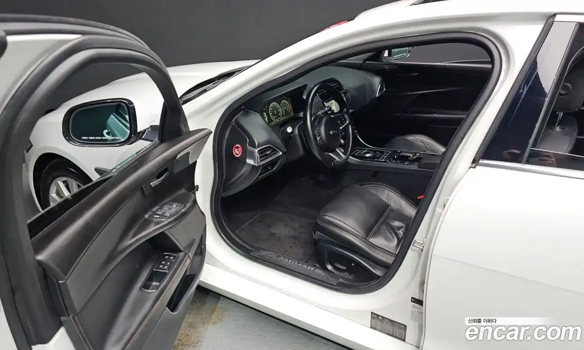 Jaguar XE 2018 2.0 Автомат в Москве № 305008, фото 14