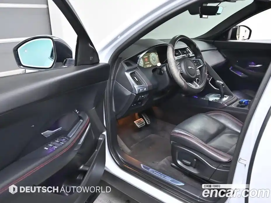 Jaguar E-Pace 2020 2.0 Автомат в Москве № 305158, фото 11