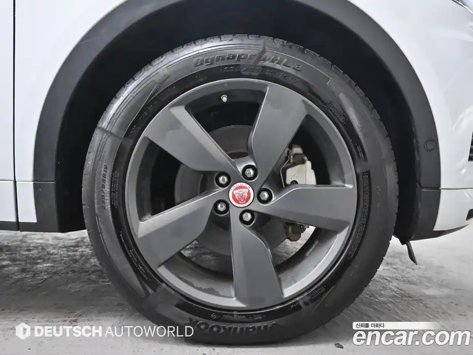 Jaguar E-Pace 2020 2.0 Автомат в Москве № 305158, фото 5