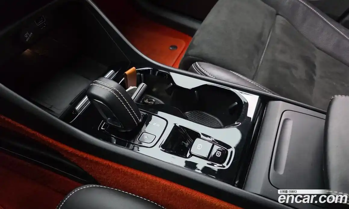 Volvo XC40 2021 2.0 Автомат в Москве № 312573, фото 4