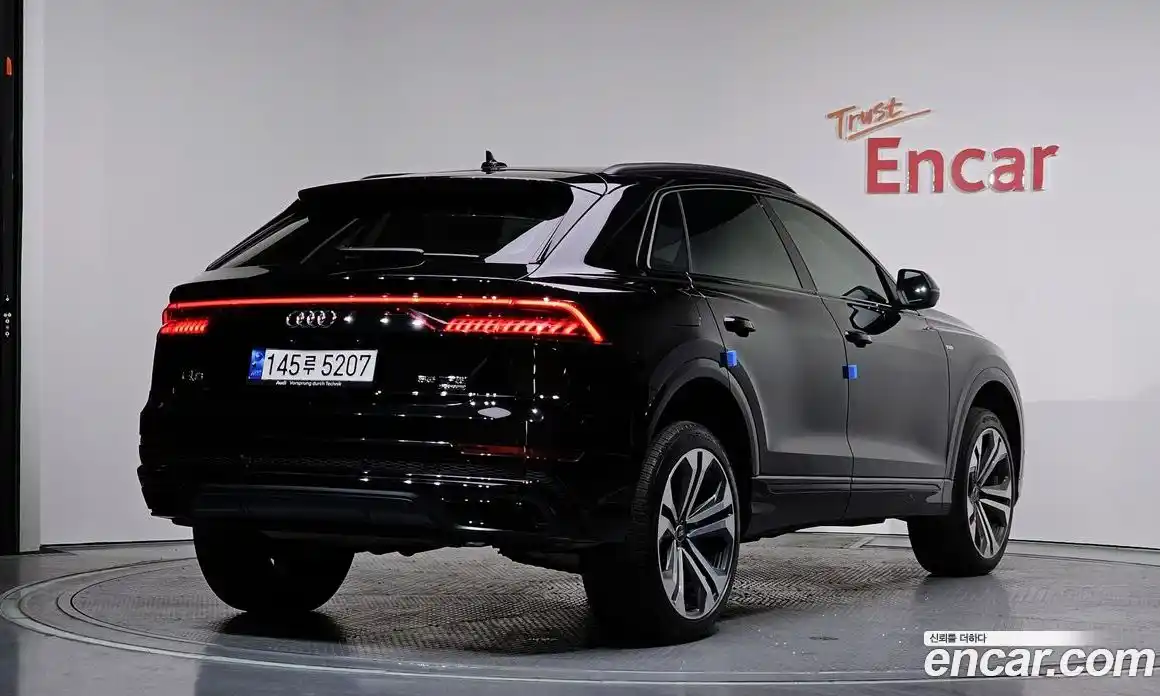 Audi Q8 2023 3.0 Автомат в Москве № 325417, фото 1