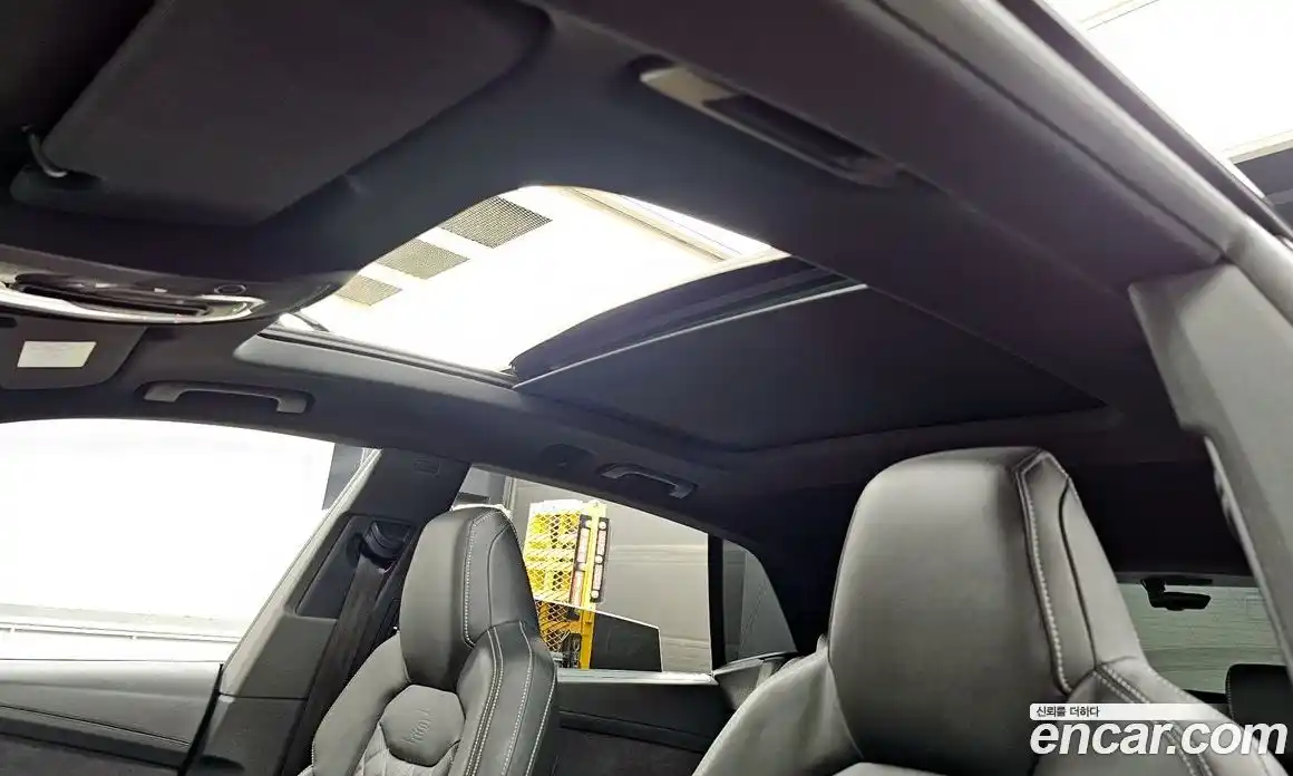 Audi Q8 2023 3.0 Автомат в Москве № 325417, фото 16