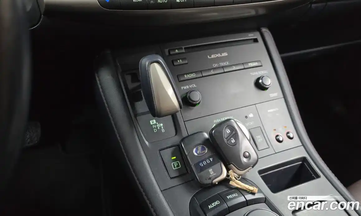 Lexus CT200h 2018 1.8 Автомат в Москве № 329613, фото 13