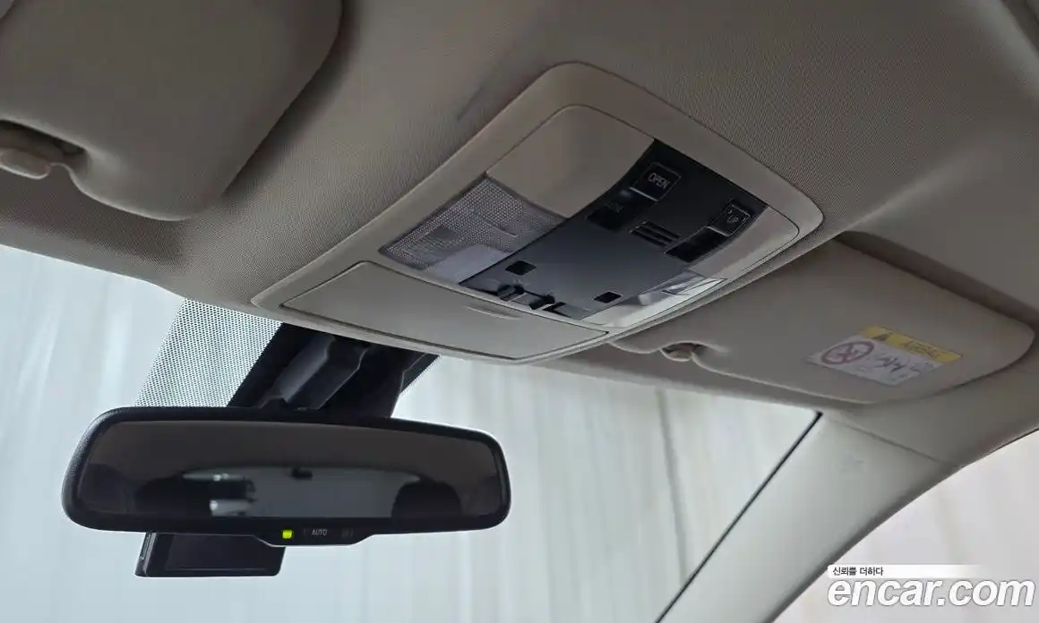 Lexus CT200h 2018 1.8 Автомат в Москве № 329613, фото 16