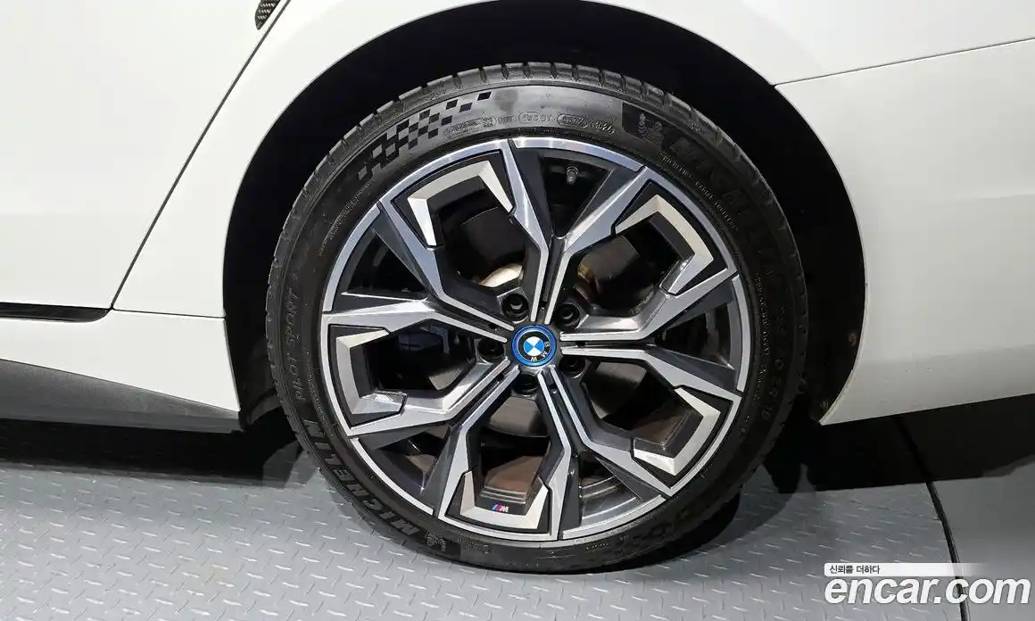 BMW i4 2023 0.2 Автомат в Москве № 330653, фото 13