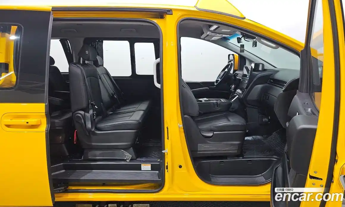 Hyundai Staria 2025 3.5 Автомат в Москве № 355082, фото 13