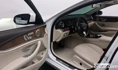 Mercedes-Benz E-Class 2017 2.0 Автомат в Москве № 372269, миниатюра 11
