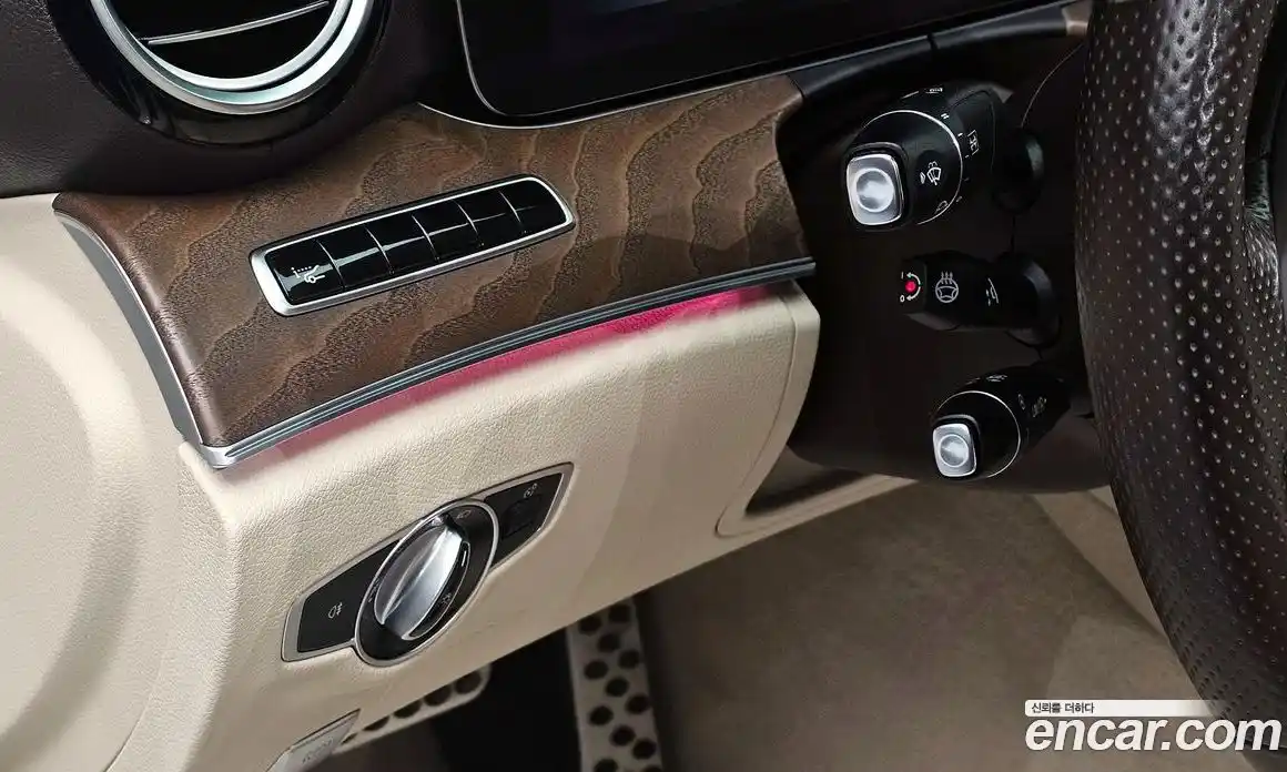 Mercedes-Benz E-Class 2017 2.0 Автомат в Москве № 372269, фото 16