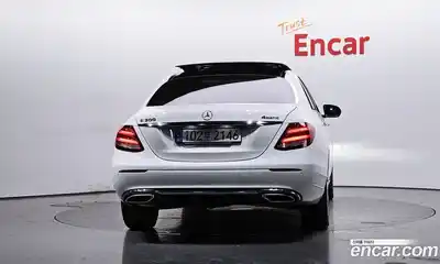 Mercedes-Benz E-Class 2017 2.0 Автомат в Москве № 372269, миниатюра 4