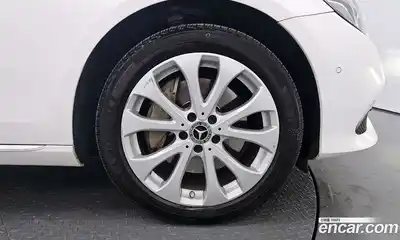 Mercedes-Benz E-Class 2017 2.0 Автомат в Москве № 372269, миниатюра 5