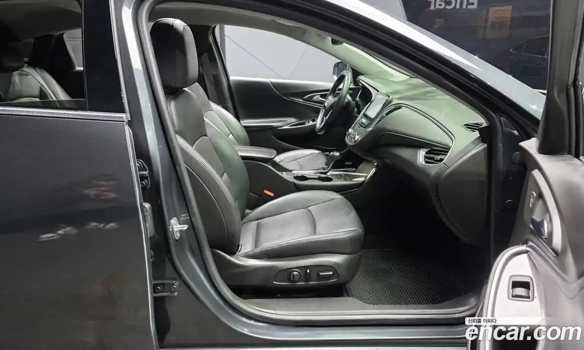 Chevrolet Malibu 2017 2.0 Автомат в Москве № 103680, фото 11