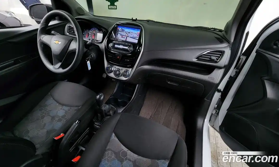 Chevrolet Spark 2016 1.0 Механическая в Москве № 104019, фото 17