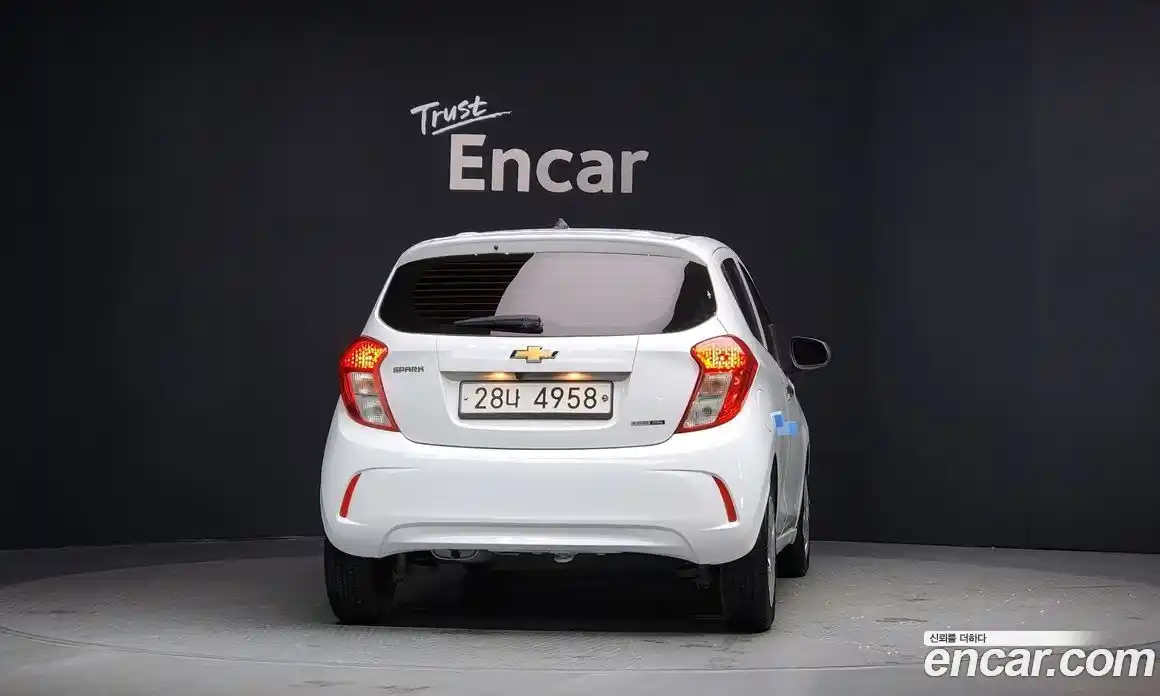 Chevrolet Spark 2016 1.0 Механическая в Москве № 104019, фото 9