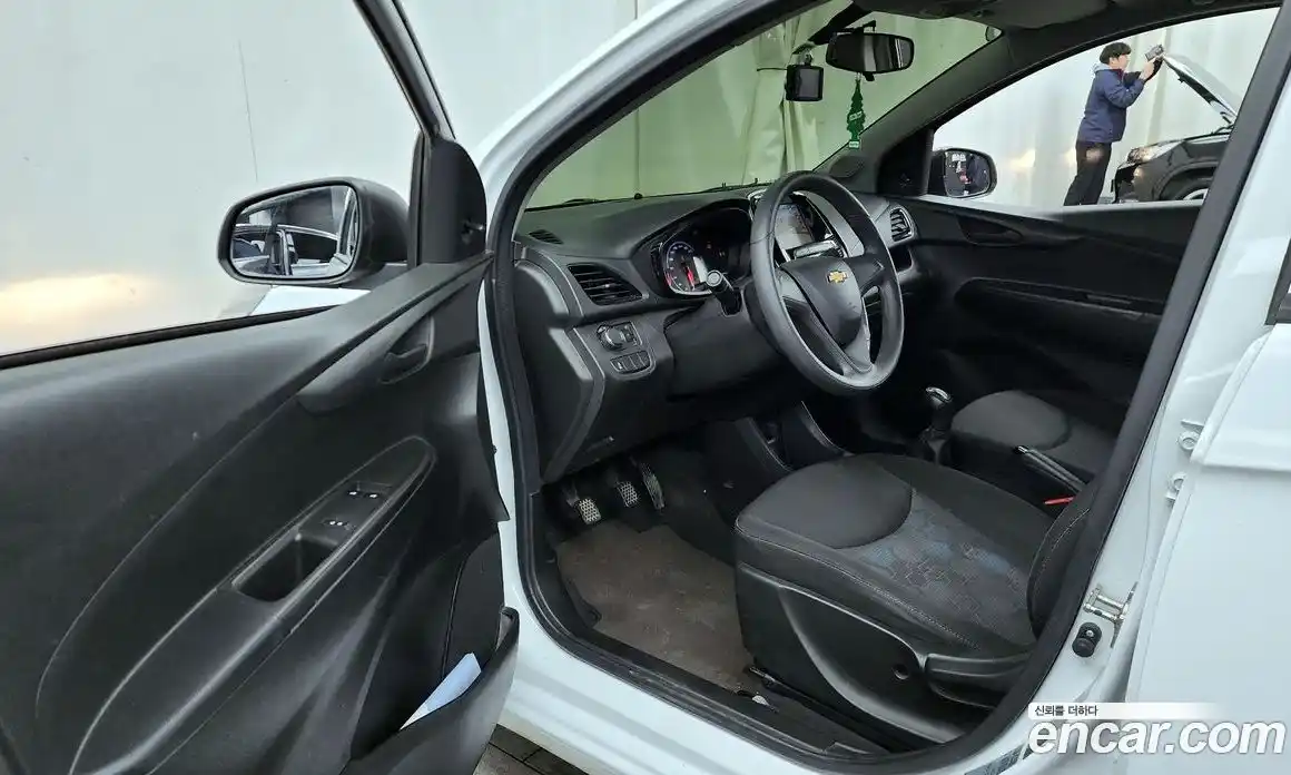 Chevrolet Spark 2016 1.0 Механическая в Москве № 104019, фото 10