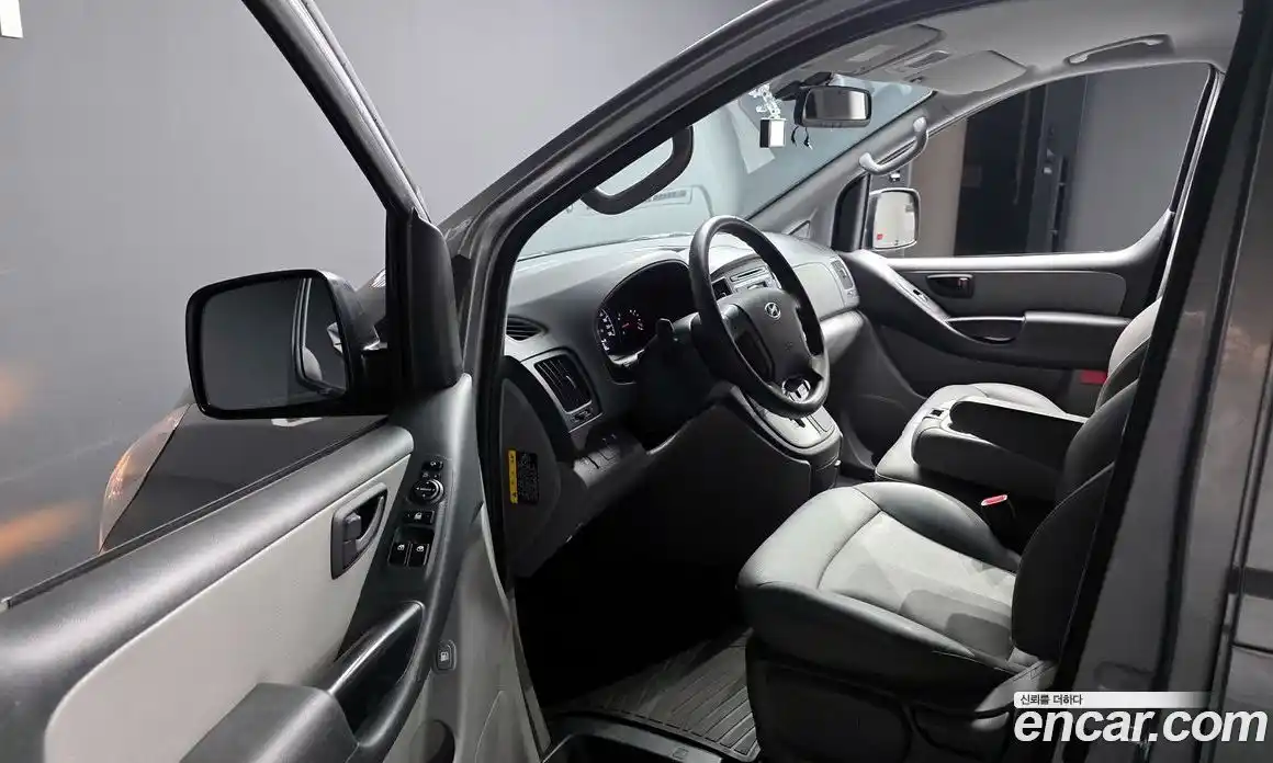 Hyundai Starex 2017 2.5 Автомат в Москве № 111052, фото 13