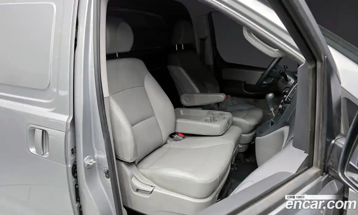 Hyundai Starex 2017 2.5 Автомат в Москве № 111052, фото 7