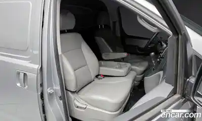 Hyundai Starex 2017 2.5 Автомат в Москве № 111052, миниатюра 7