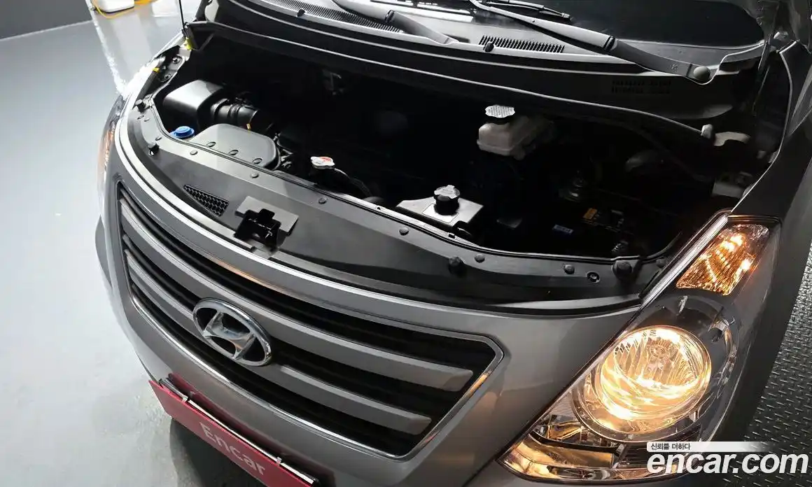 Hyundai Starex 2017 2.5 Автомат в Москве № 111052, фото 10