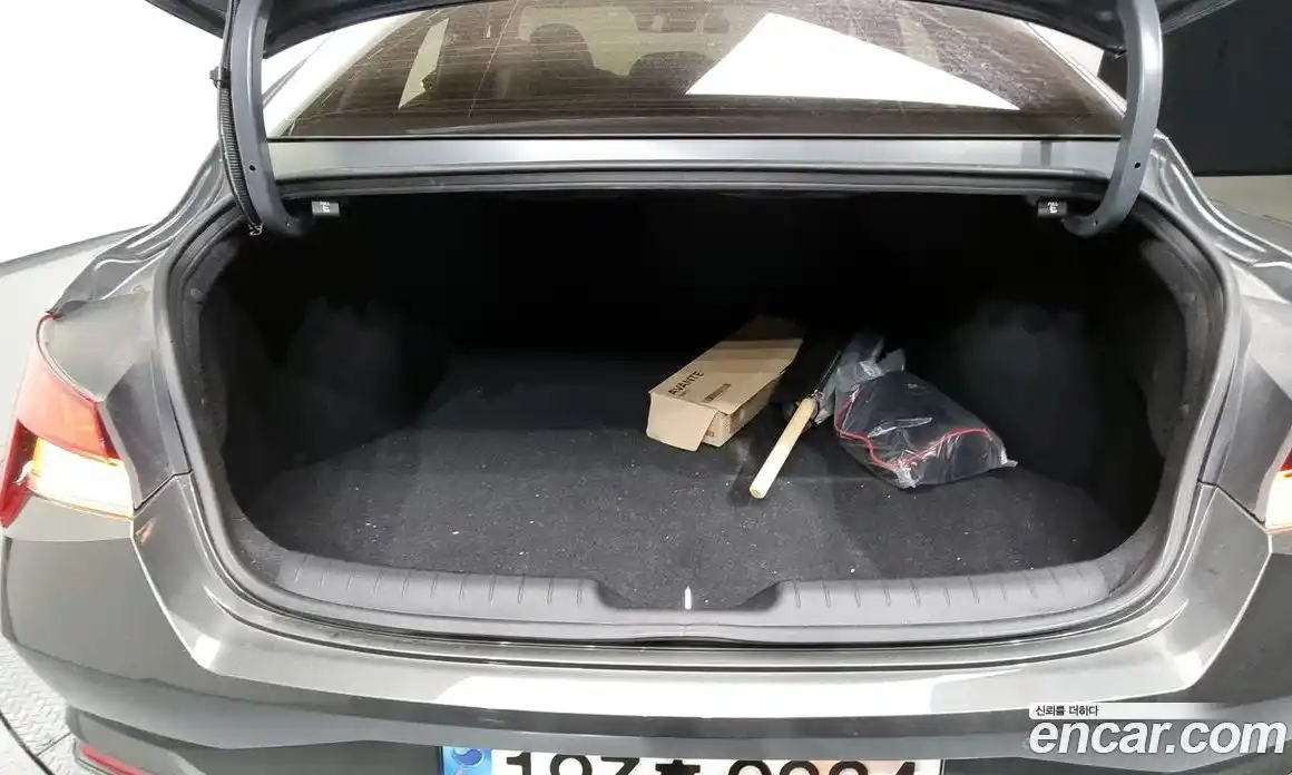 Hyundai Avante 2023 1.6 Автомат в Москве № 111761, фото 11