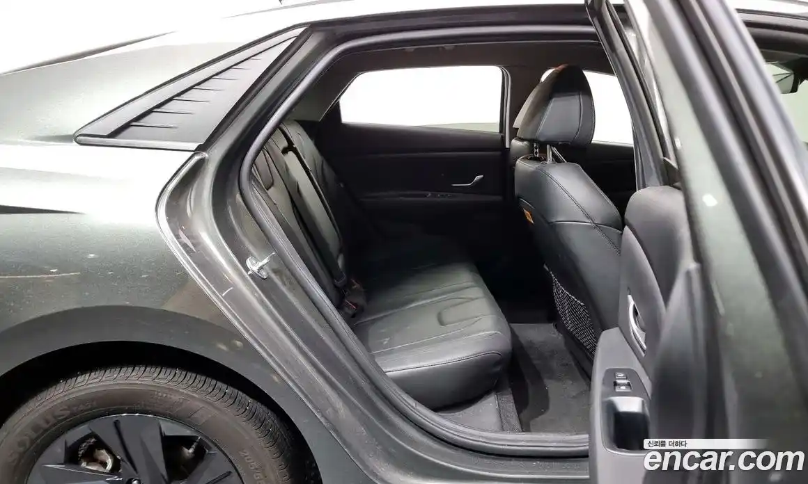 Hyundai Avante 2023 1.6 Автомат в Москве № 111761, фото 3