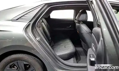 Hyundai Avante 2023 1.6 Автомат в Москве № 111761, миниатюра 3