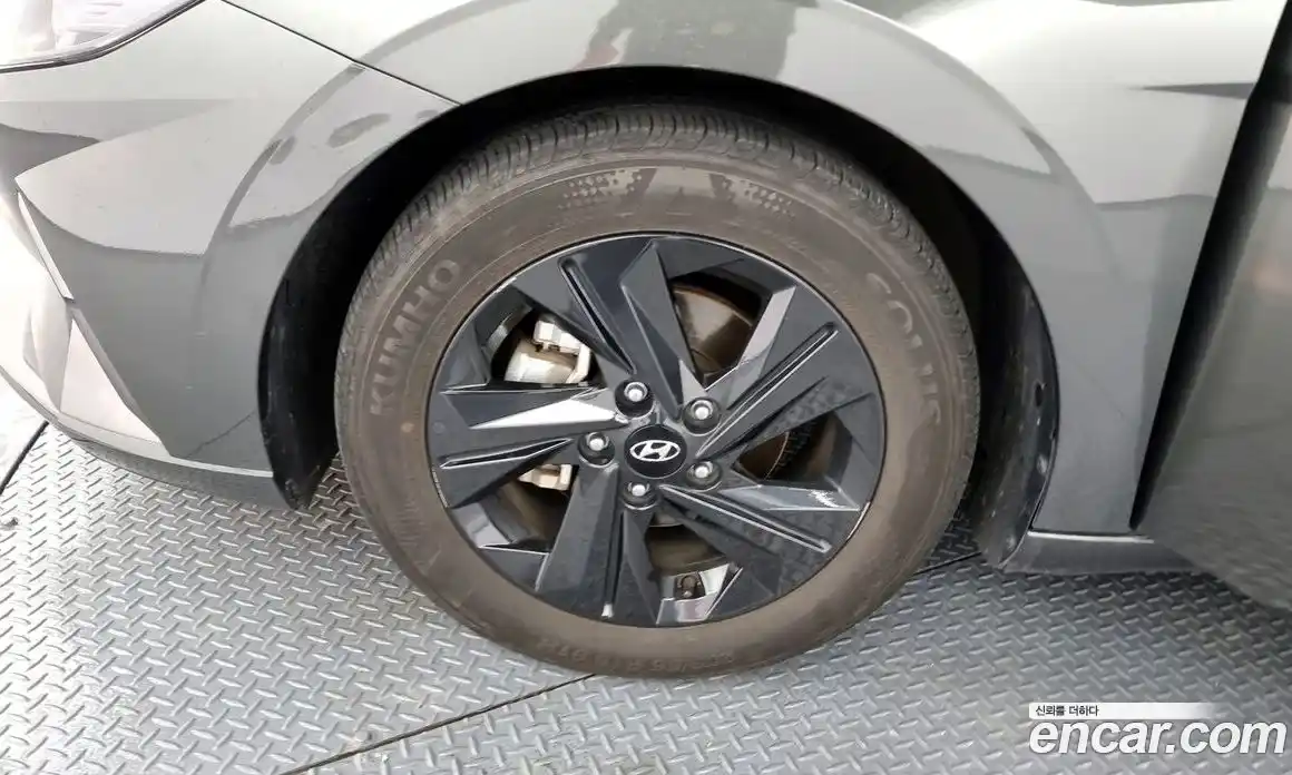 Hyundai Avante 2023 1.6 Автомат в Москве № 111761, фото 4