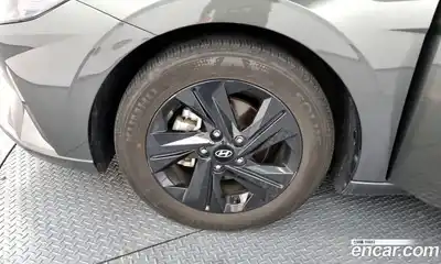 Hyundai Avante 2023 1.6 Автомат в Москве № 111761, миниатюра 4