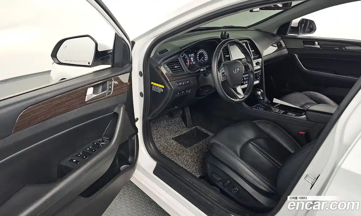 Hyundai Sonata 2019 2.0 Автомат в Москве № 113034, фото 17