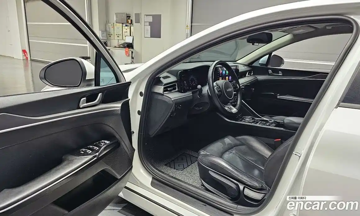 Kia K5 2022 2.0 Автомат в Москве № 120116, фото 11