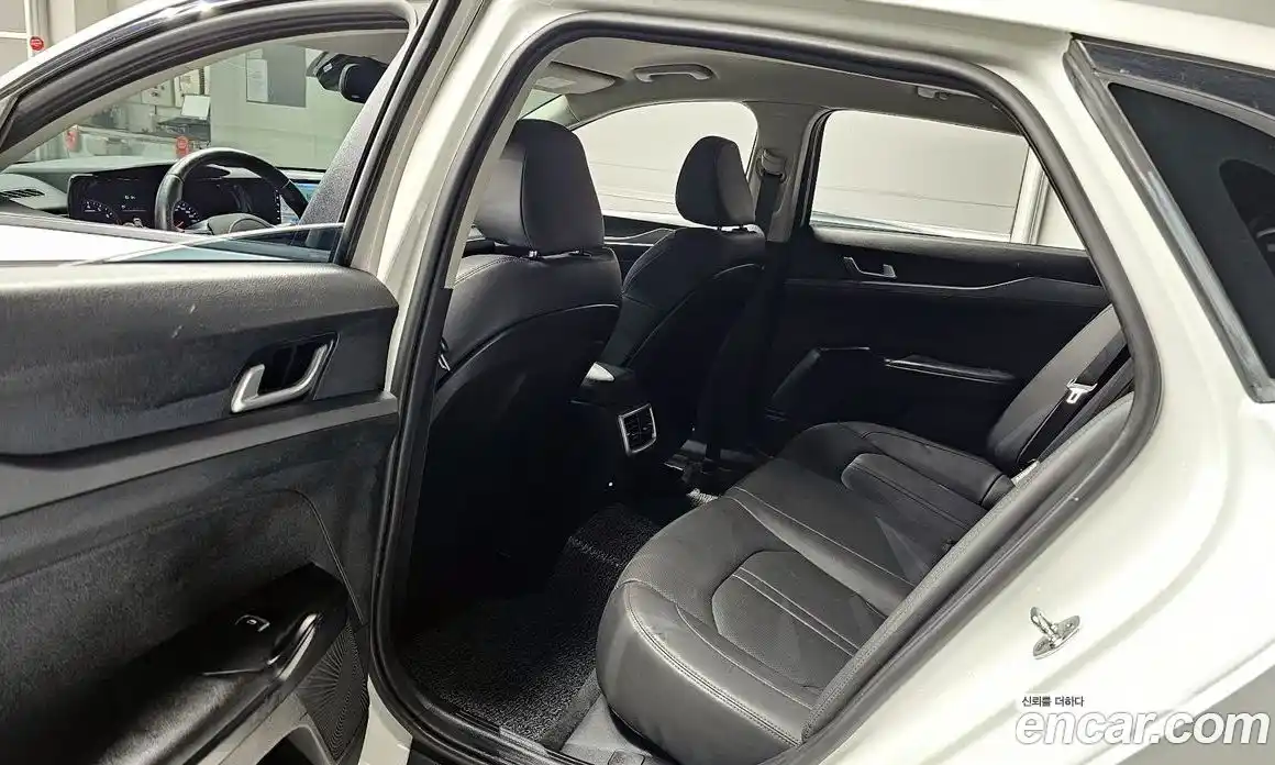 Kia K5 2022 2.0 Автомат в Москве № 120116, фото 14