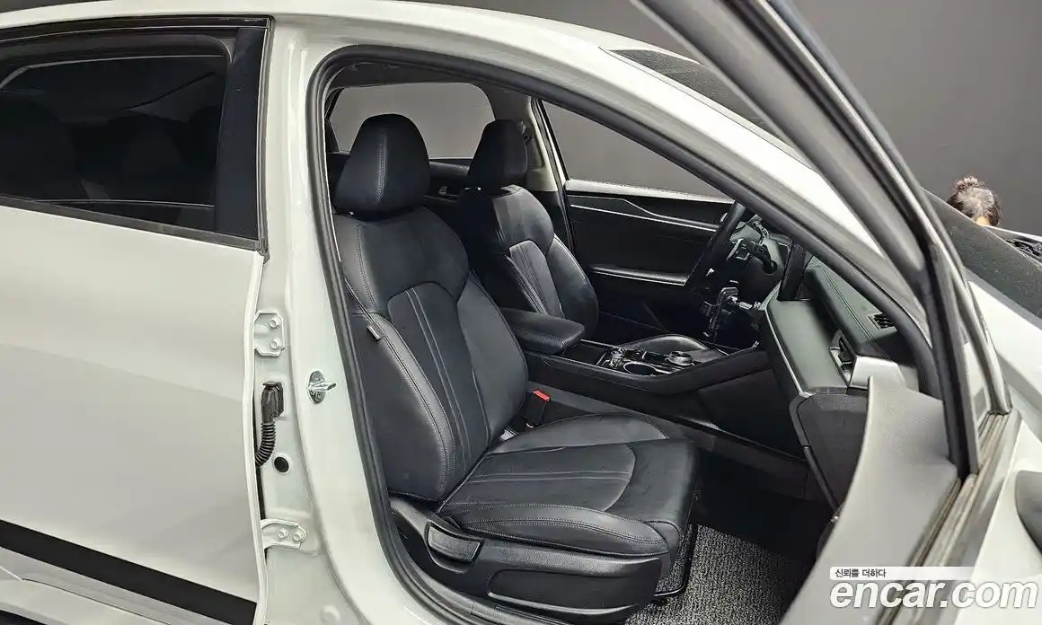 Kia K5 2022 2.0 Автомат в Москве № 120116, фото 19