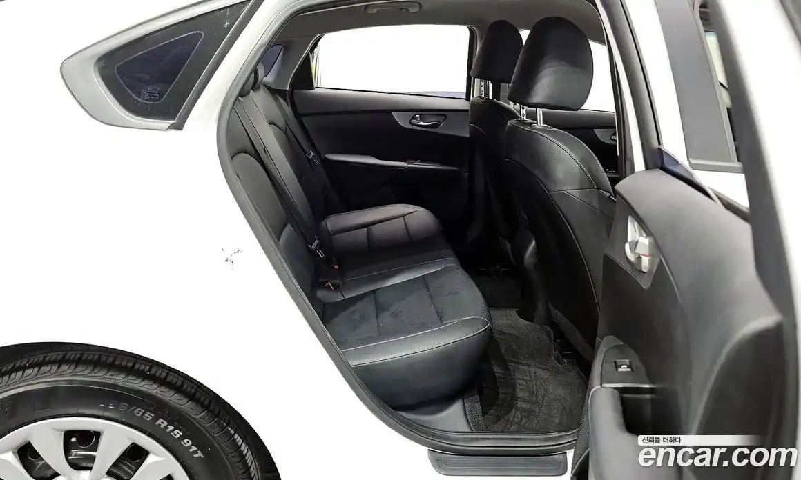 Kia K3 2022 1.6 Автомат в Москве № 120302, фото 18