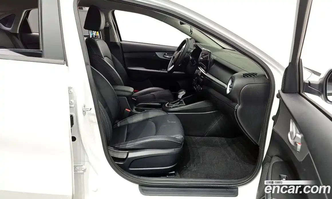 Kia K3 2022 1.6 Автомат в Москве № 120302, фото 5