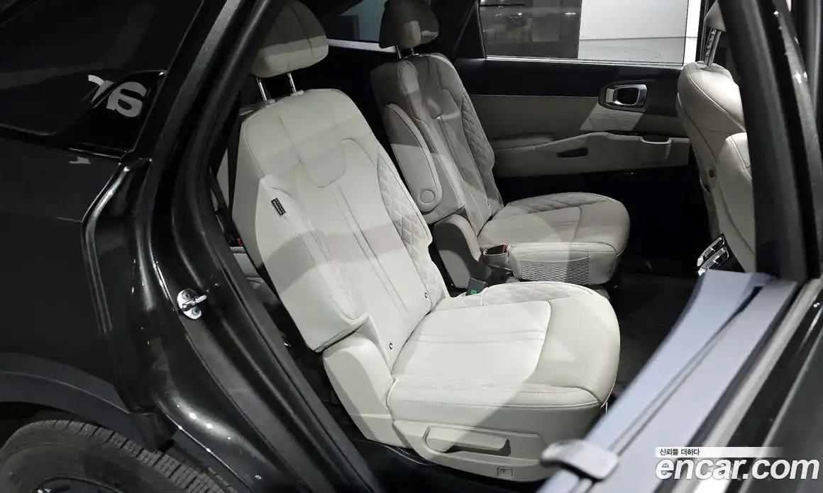 Kia Sorento 2024 1.6 Автомат в Москве № 122046, фото 3