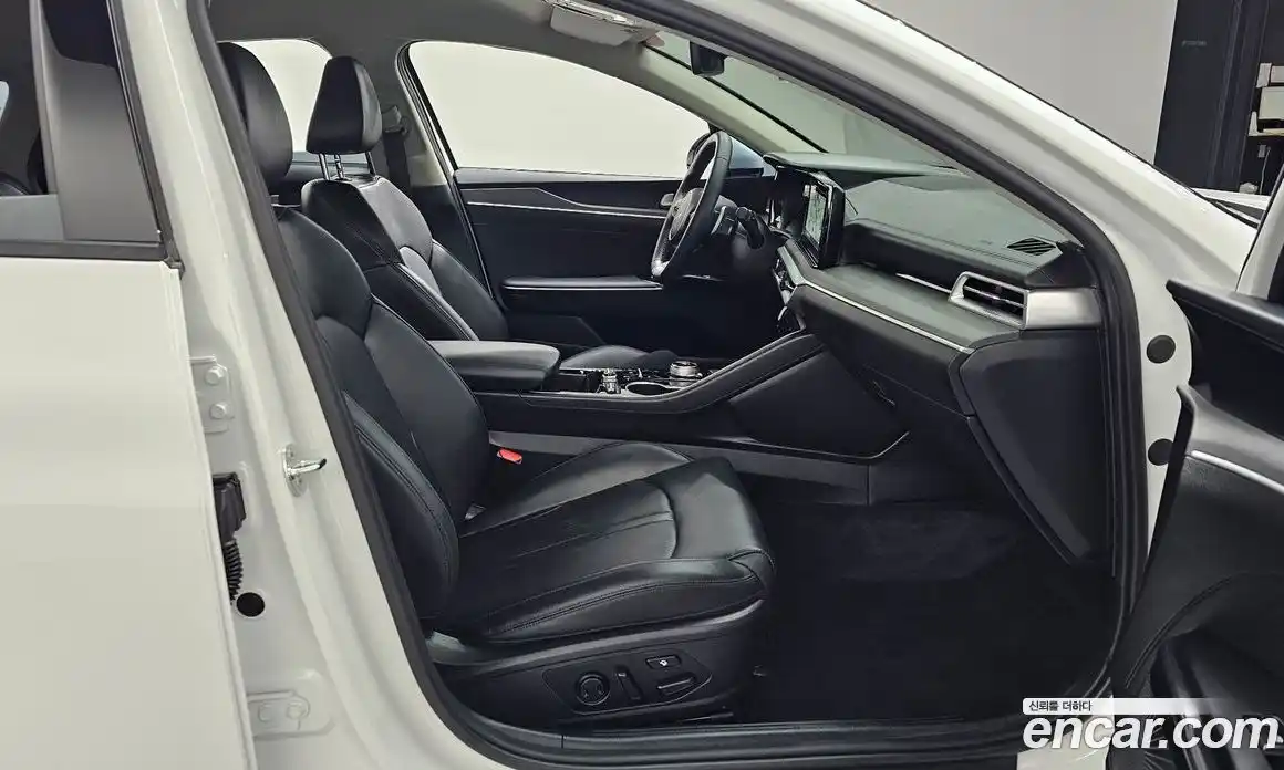 Kia K5 2023 1.6 Автомат в Москве № 128453, фото 8