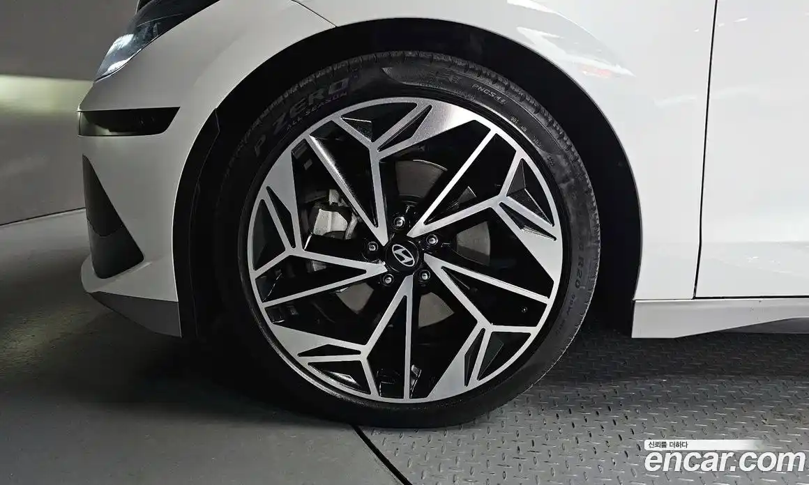 Hyundai Ioniq 6 2023 0.1 Автомат в Москве № 130047, фото 12