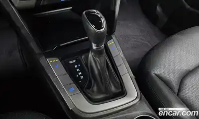 Hyundai Avante 2018 1.6 Автомат в Москве № 130081, миниатюра 12