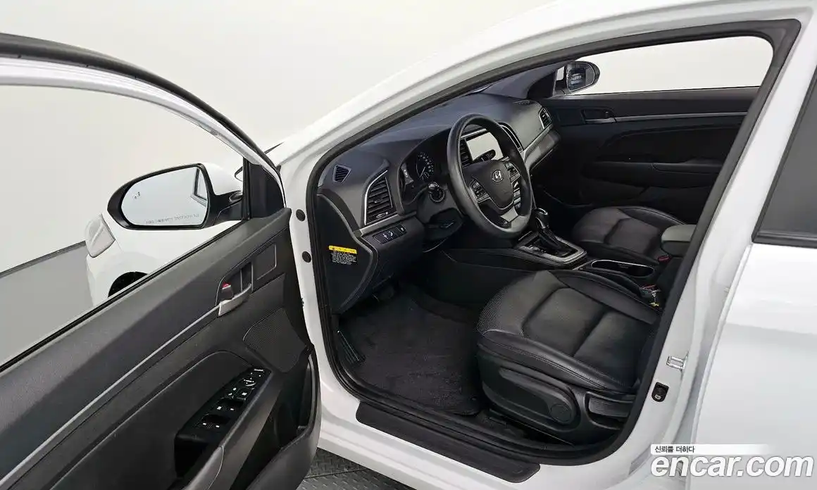 Hyundai Avante 2018 1.6 Автомат в Москве № 130081, фото 17