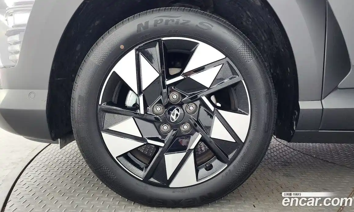 Hyundai Kona 2023 1.6 Автомат в Москве № 130632, фото 17