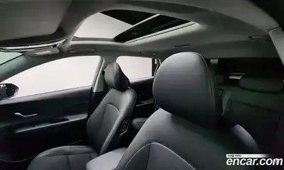 Hyundai Kona 2023 1.6 Автомат в Москве № 130632, миниатюра 6