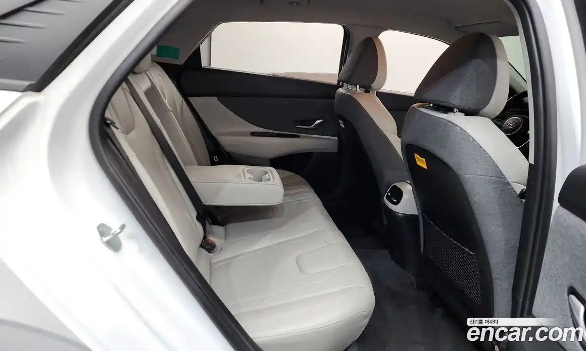 Hyundai Avante 2023 1.6 Автомат в Москве № 130716, фото 12