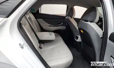 Hyundai Avante 2023 1.6 Автомат в Москве № 130716, миниатюра 12