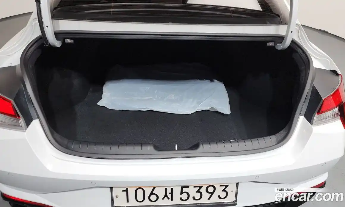 Hyundai Avante 2023 1.6 Автомат в Москве № 130716, фото 16