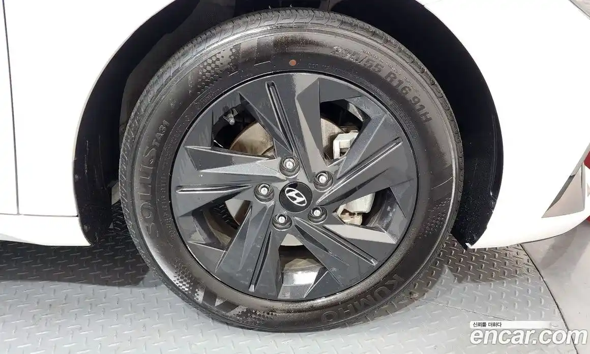 Hyundai Avante 2023 1.6 Автомат в Москве № 130716, фото 18