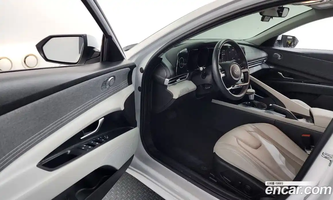 Hyundai Avante 2023 1.6 Автомат в Москве № 130716, фото 20