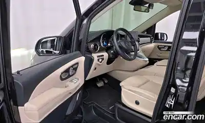 Mercedes-Benz V-Class 2023 1.9 Автомат в Москве № 136571, миниатюра 10