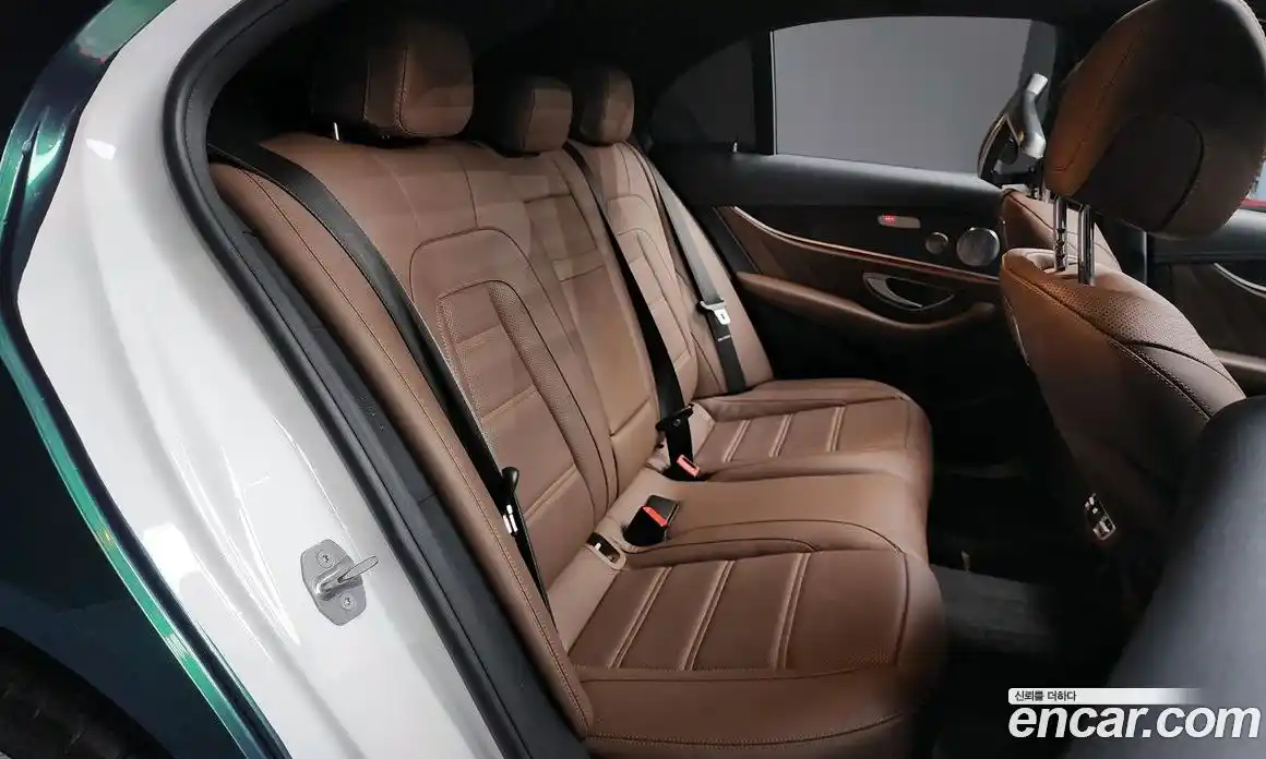 Mercedes-Benz E-Class 2018 4.0 Автомат в Москве № 143747, фото 14