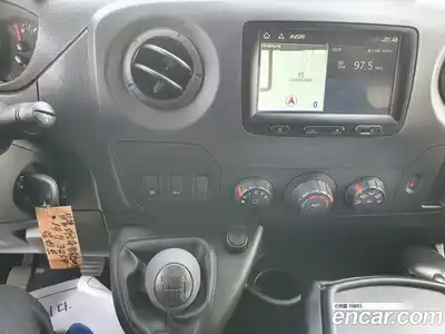 Renault Master 2019 2.3 Механическая в Москве № 152268, миниатюра 9