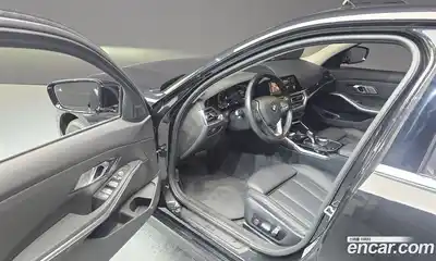 BMW 3-Series 2022 2.0 Автомат в Москве № 155116, миниатюра 6