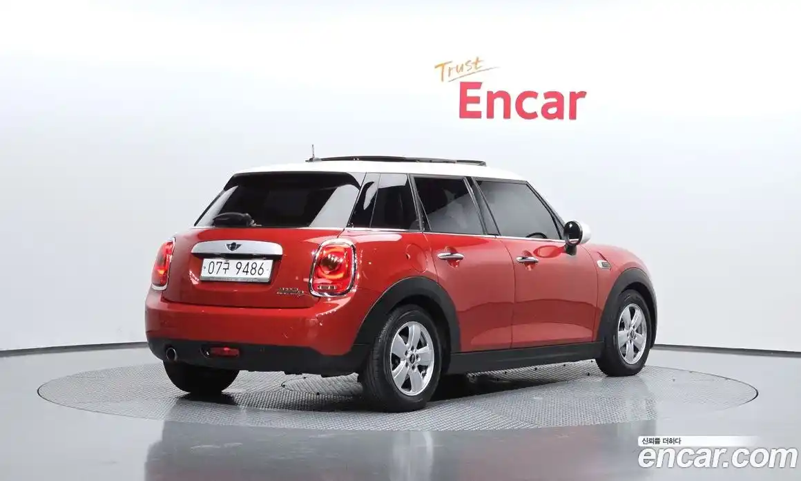 Mini Cooper 2015 1.5 Автомат в Москве № 156165, фото 12